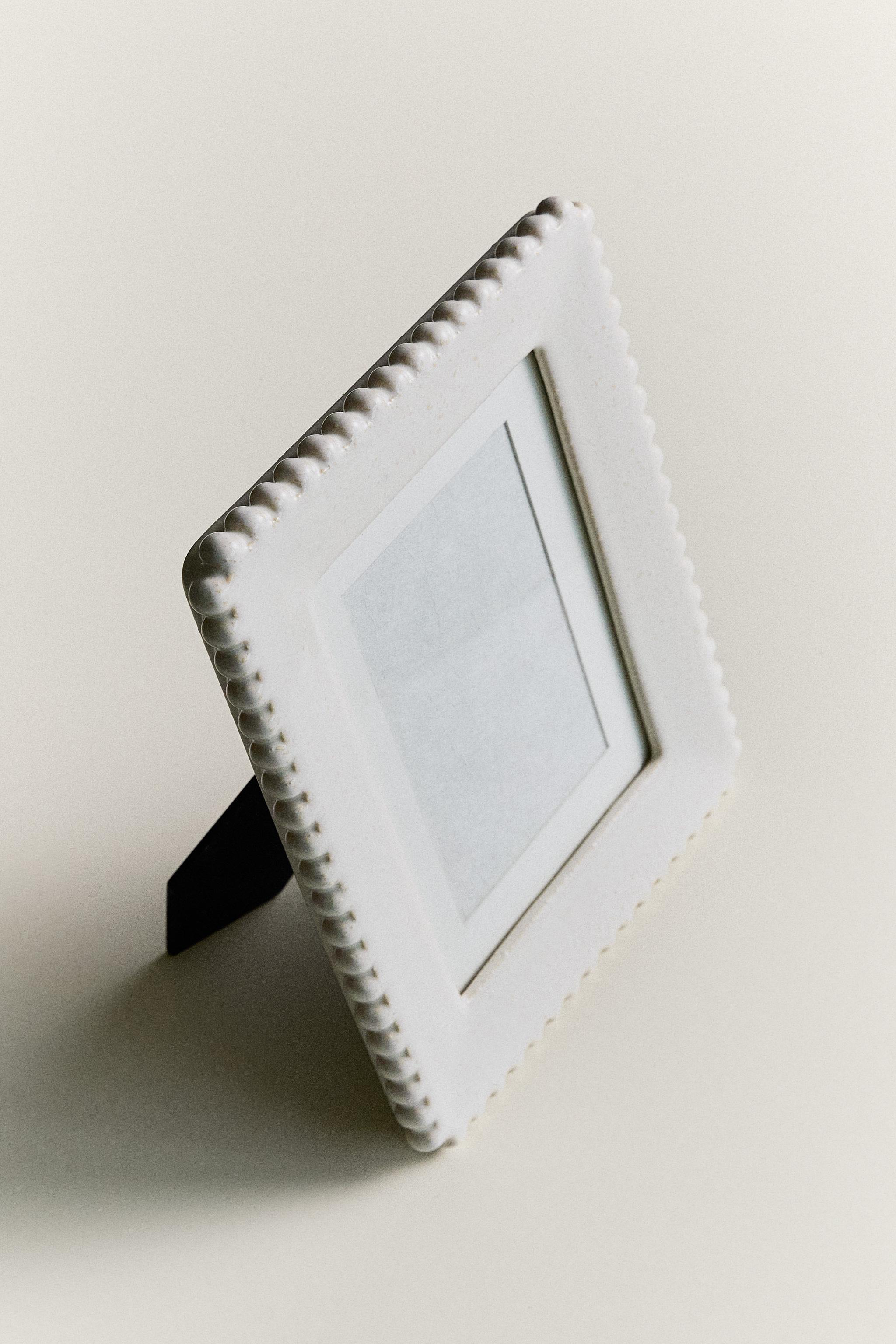CERAMIC PICTURE FRAME