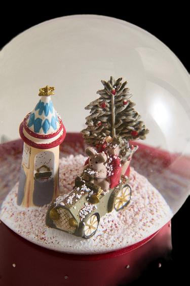 EMBELLISHED CHRISTMAS SNOW GLOBE - Red by Zara