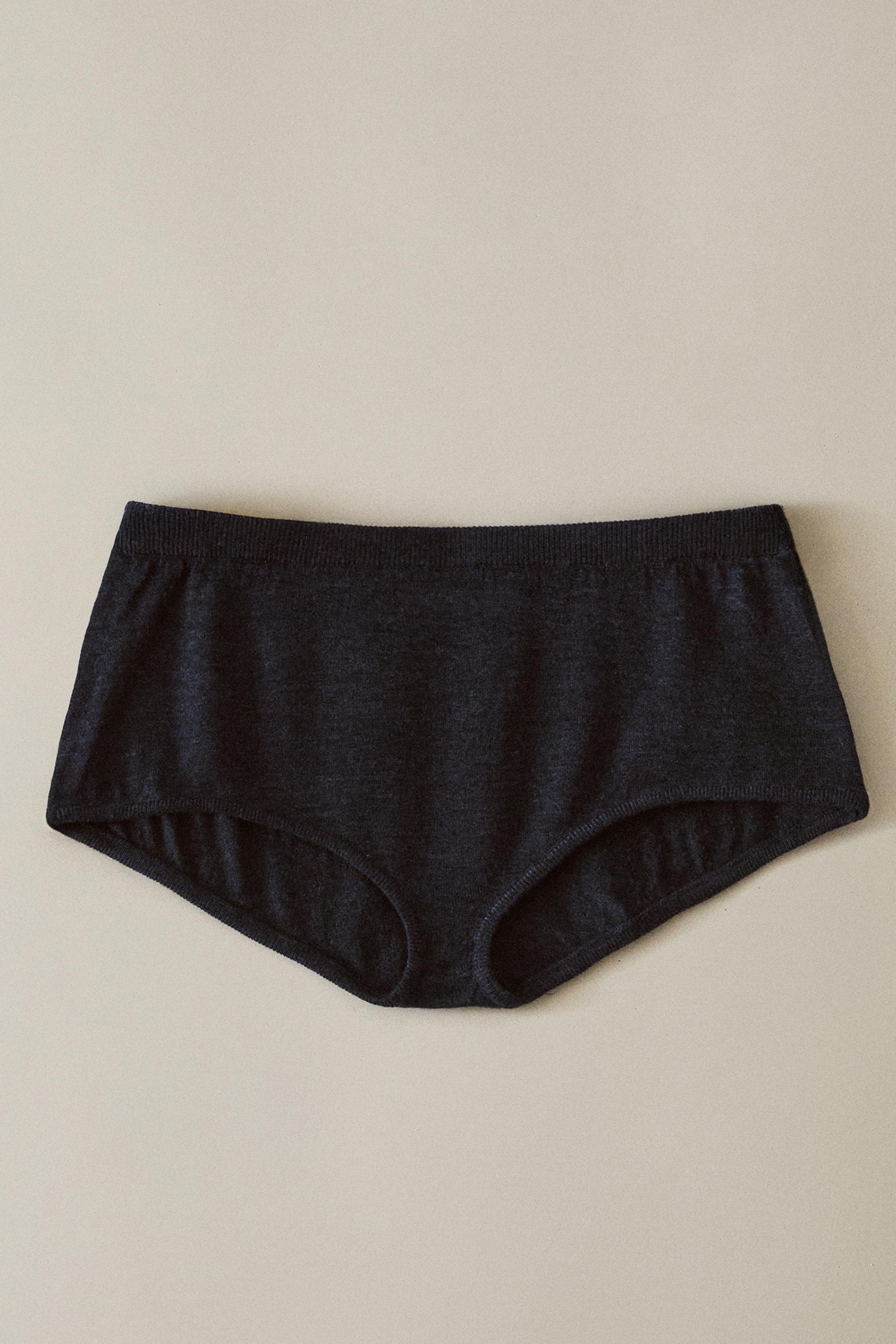 WOOL AND SILK SHORTS