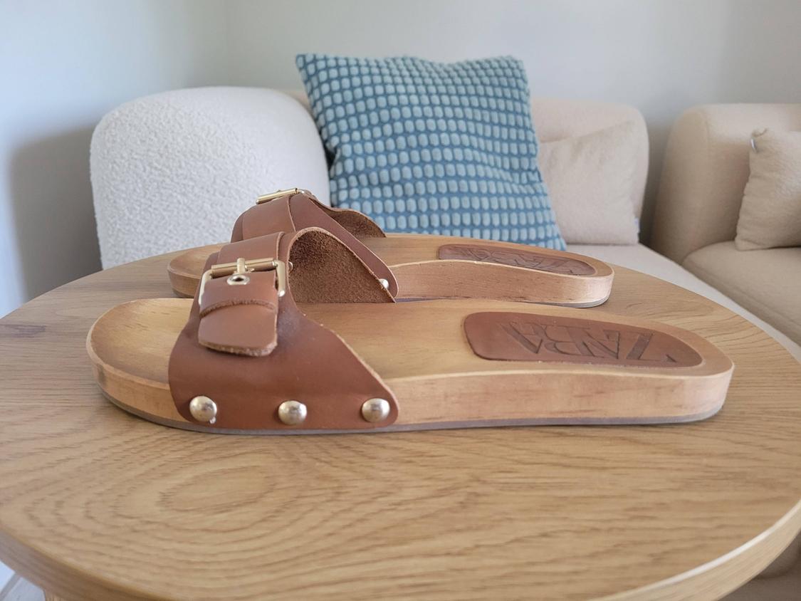 FLAT LEATHER SLIDER SANDALS - Image 4
