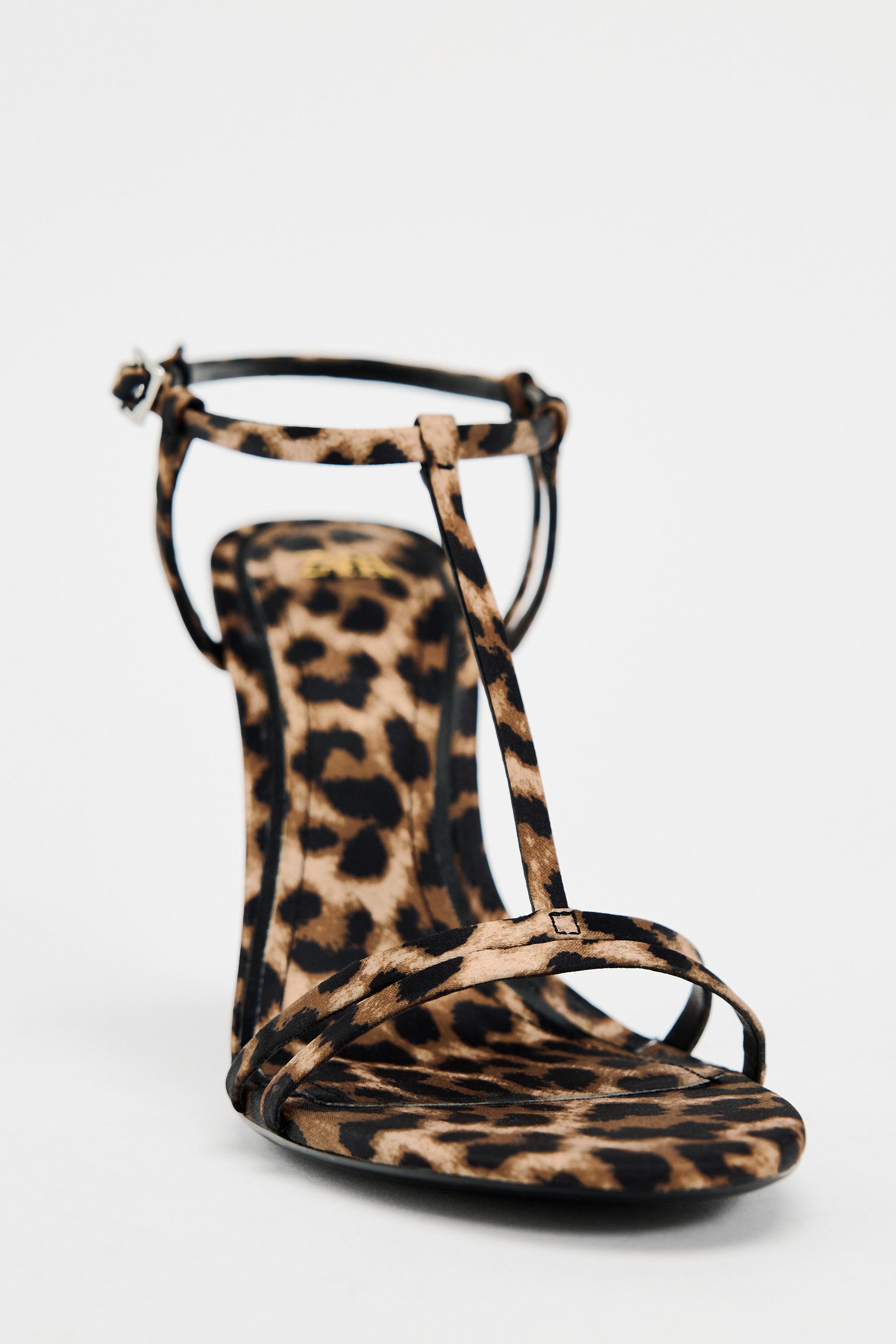 Leopard print sandals with fashion heel