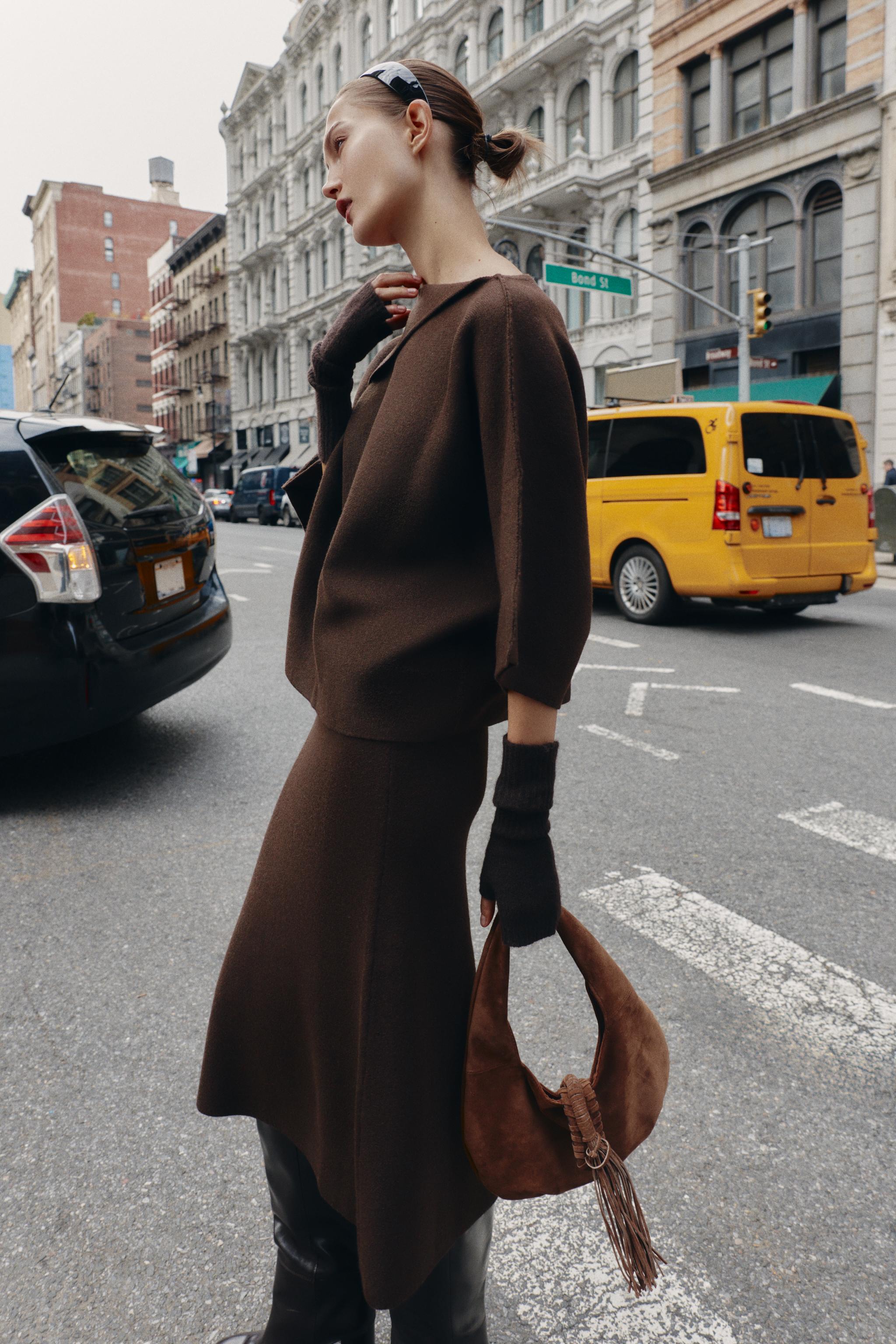 JUPE MI-LONGUE EN MAILLE