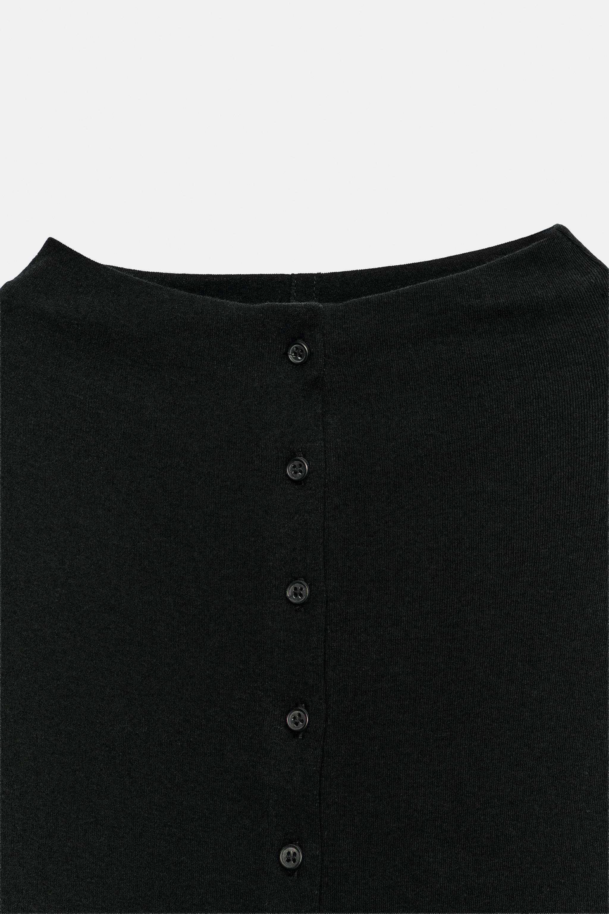 BUTTONED HIGH NECK T-SHIRT