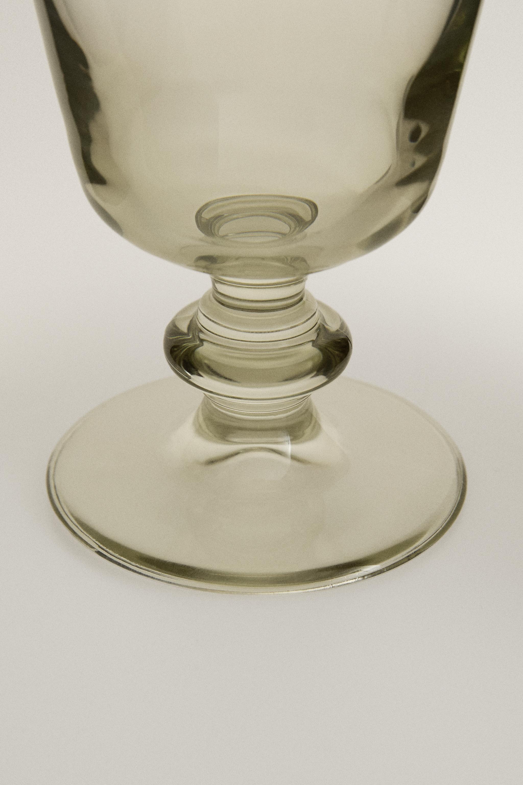 COLOURED WINE GLASS