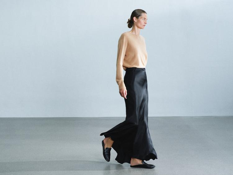 ZW COLLECTION SATIN GODET MAXI SKIRT — Black