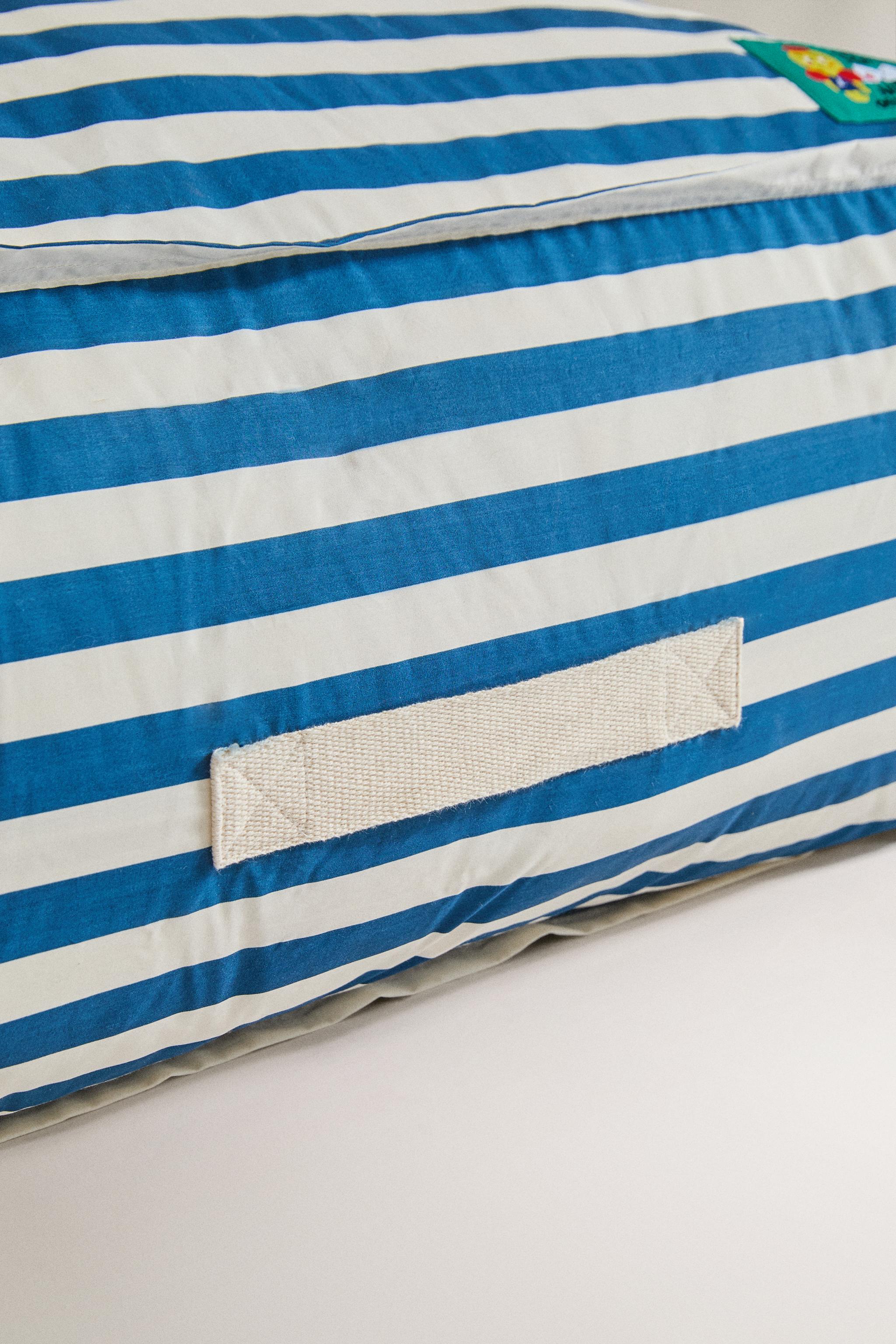 STRIPED POUF X THE ANIMALS OBSERVATORY
