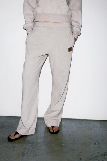 بنطلون قطيفة بملصق - بيج الخاص بـ Zara