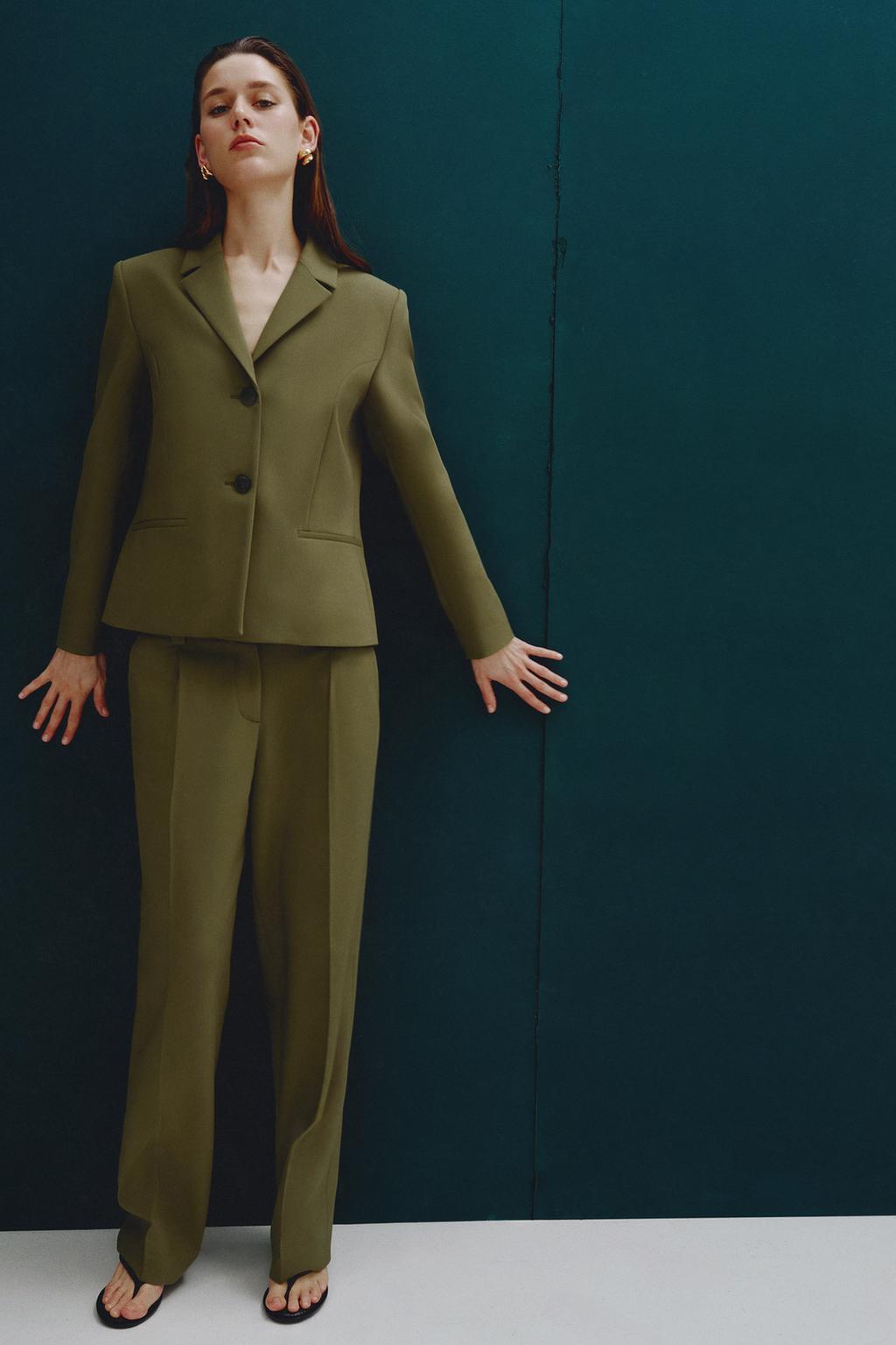STRAIGHT CUT PLEATED PANTS