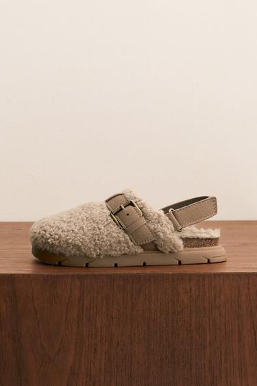 PANTOLETTE MIT LAMMFELLIMITAT - Nerzgrau von Zara