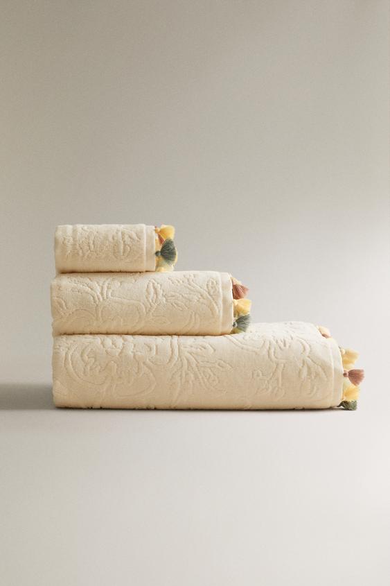 Zara JACQUARD POMPOM BATH TOWEL - Ivory - Image 0