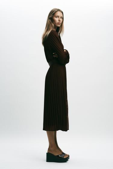 ROBE MIDI PLISSÉE CEINTURE - Marron de Zara - Image 4