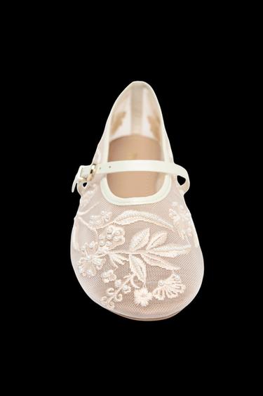 BALLERINA MIT MESH UND STICKEREIEN - Weiß von Zara