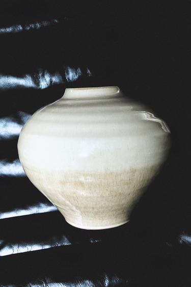 ENAMELLED STONEWARE VASE - Oyster-white by Zara