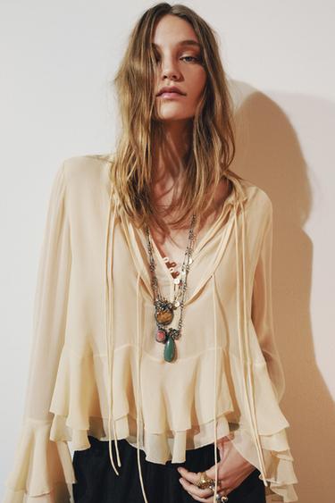 BLOUSE MET VOLANTS ZW COLLECTION - VANILLE van Zara