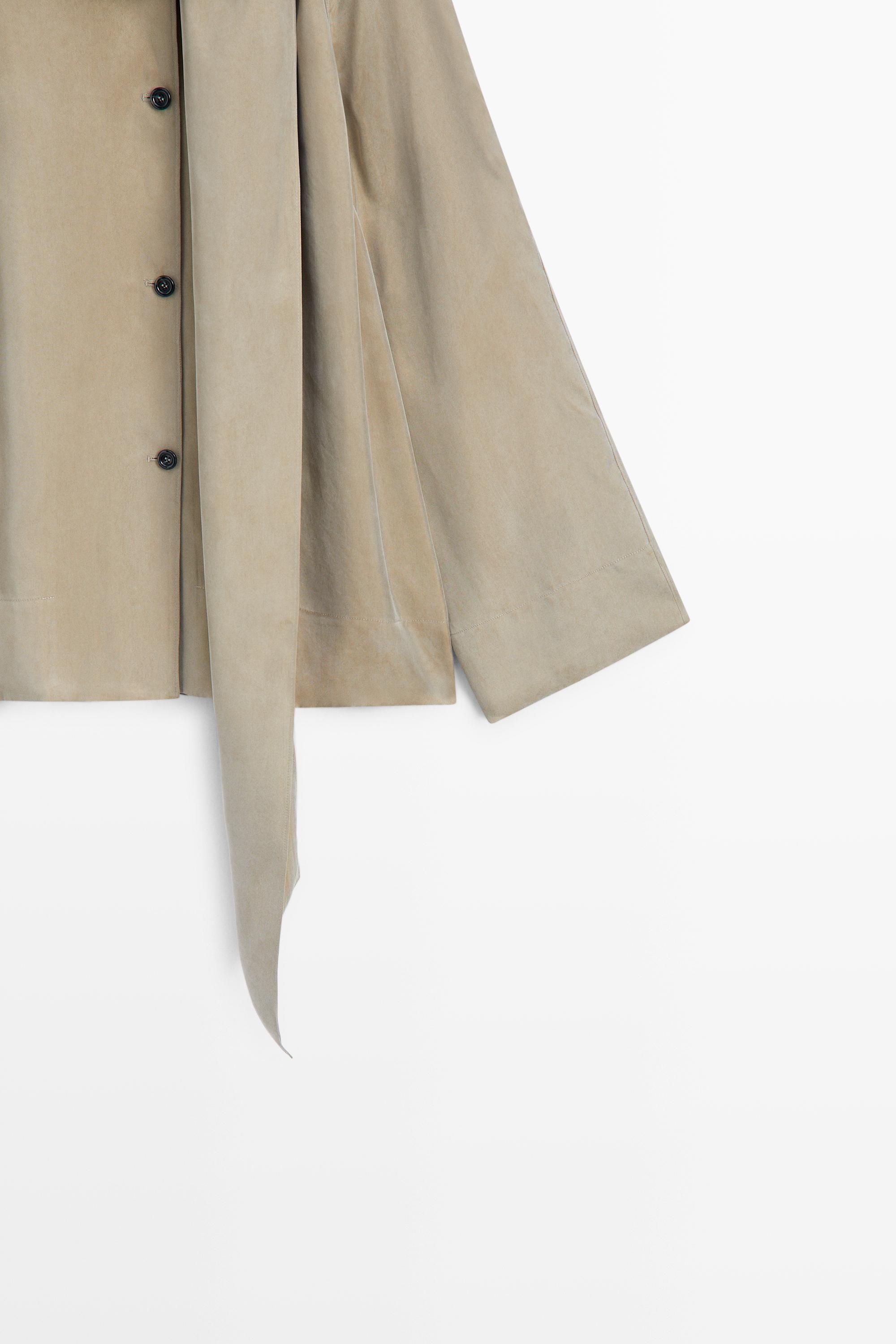 Flowing shirt with scarf detail