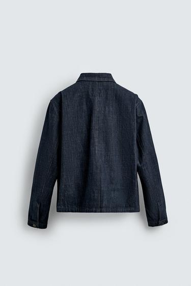 ДЖИНСОВАЯ КУРТКА С ЗАСТЕЖКАМИ-ТОГГЛАМИ — ИНДИГО от Zara