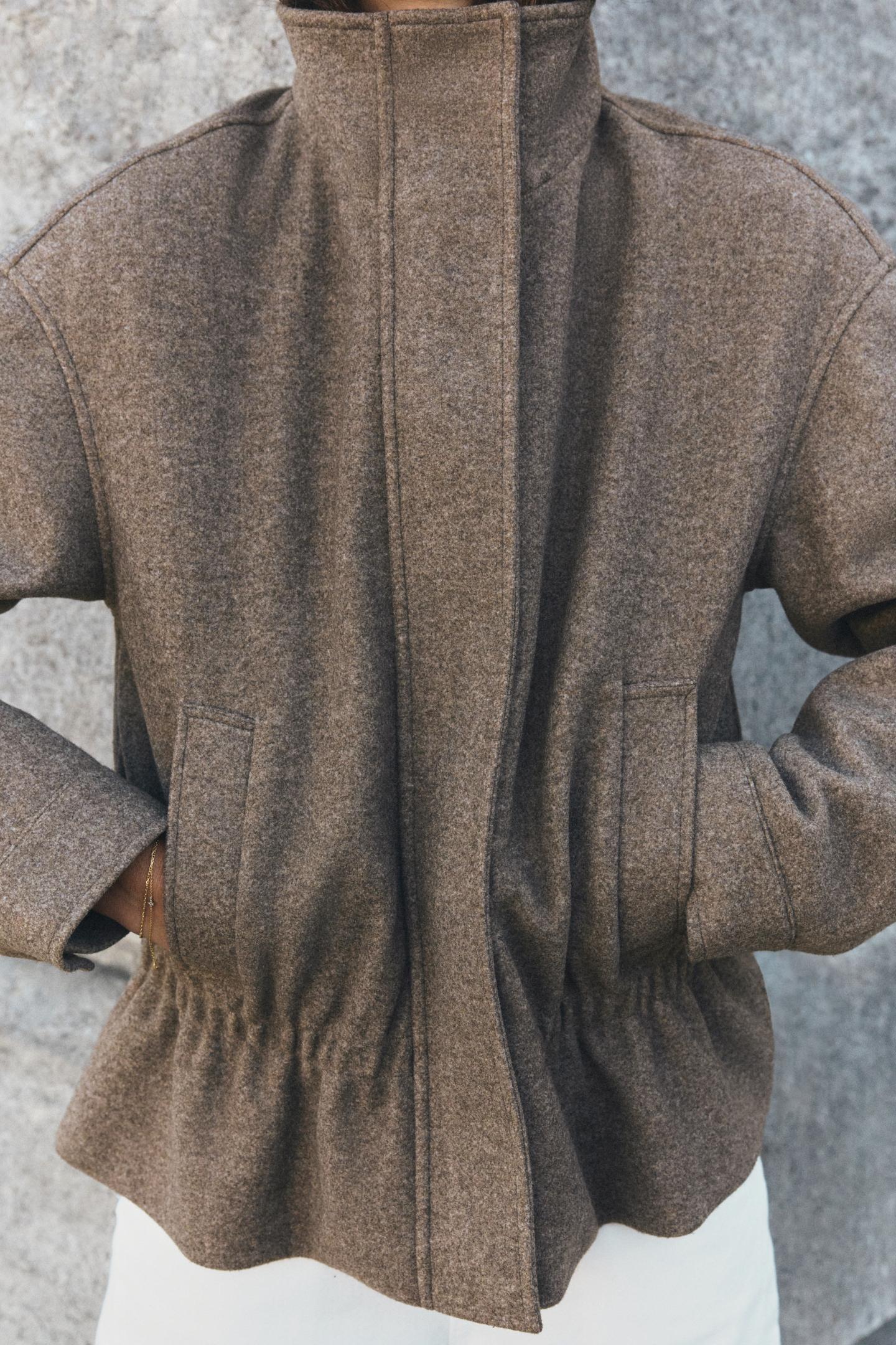 Женская куртка Zara Soft High Neck Gathered, цвет: Коричневый — фото 4