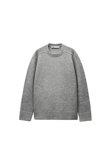 SOFT KNIT SWEATER