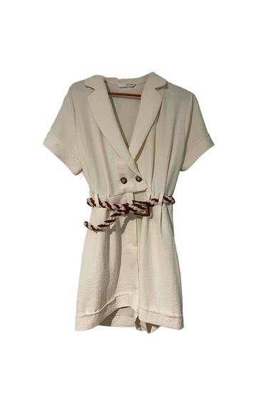 MONO CORTO ESTILO BLAZER CON CINTURÓN