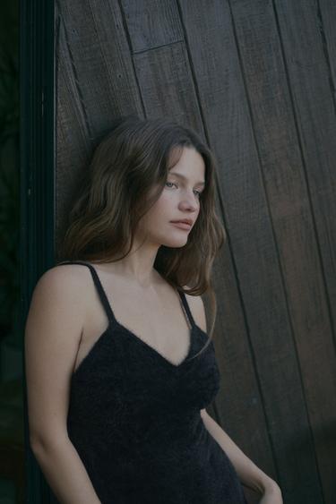 بودي بولي أميد - أسود الخاص بـ Zara