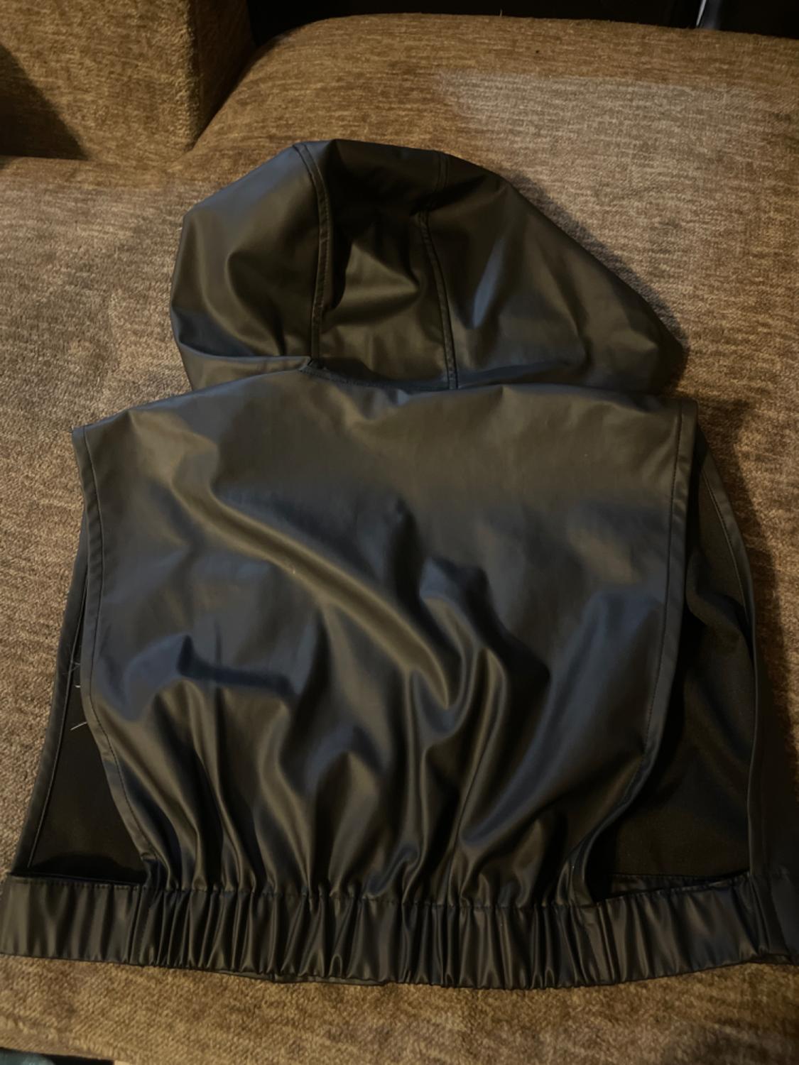 RUBBERIZED CROPPED VEST - Image 2