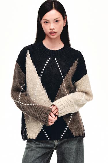 DIAMOND KNIT JUMPER - Black / Ecru by Zara