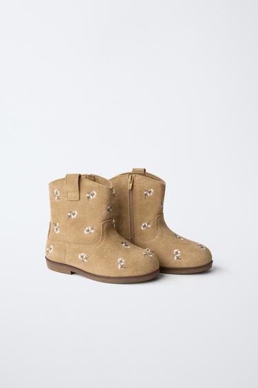 BOTTES EN CUIR BRODÉES - Marron sable de Zara - Image 1