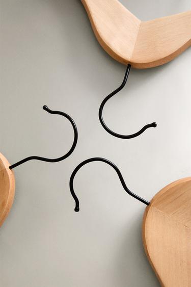 CINTRE BOIS LAQUÉ (LOT DE 3) - Beige clair de Zara - Image 4