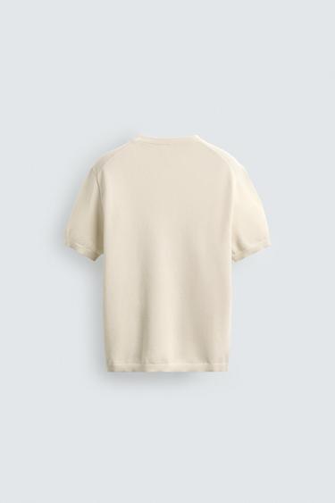 T-SHIRT EN MAILLE COUPE DÉCONTRACTÉE - Blanc cassé de Zara - Image 6