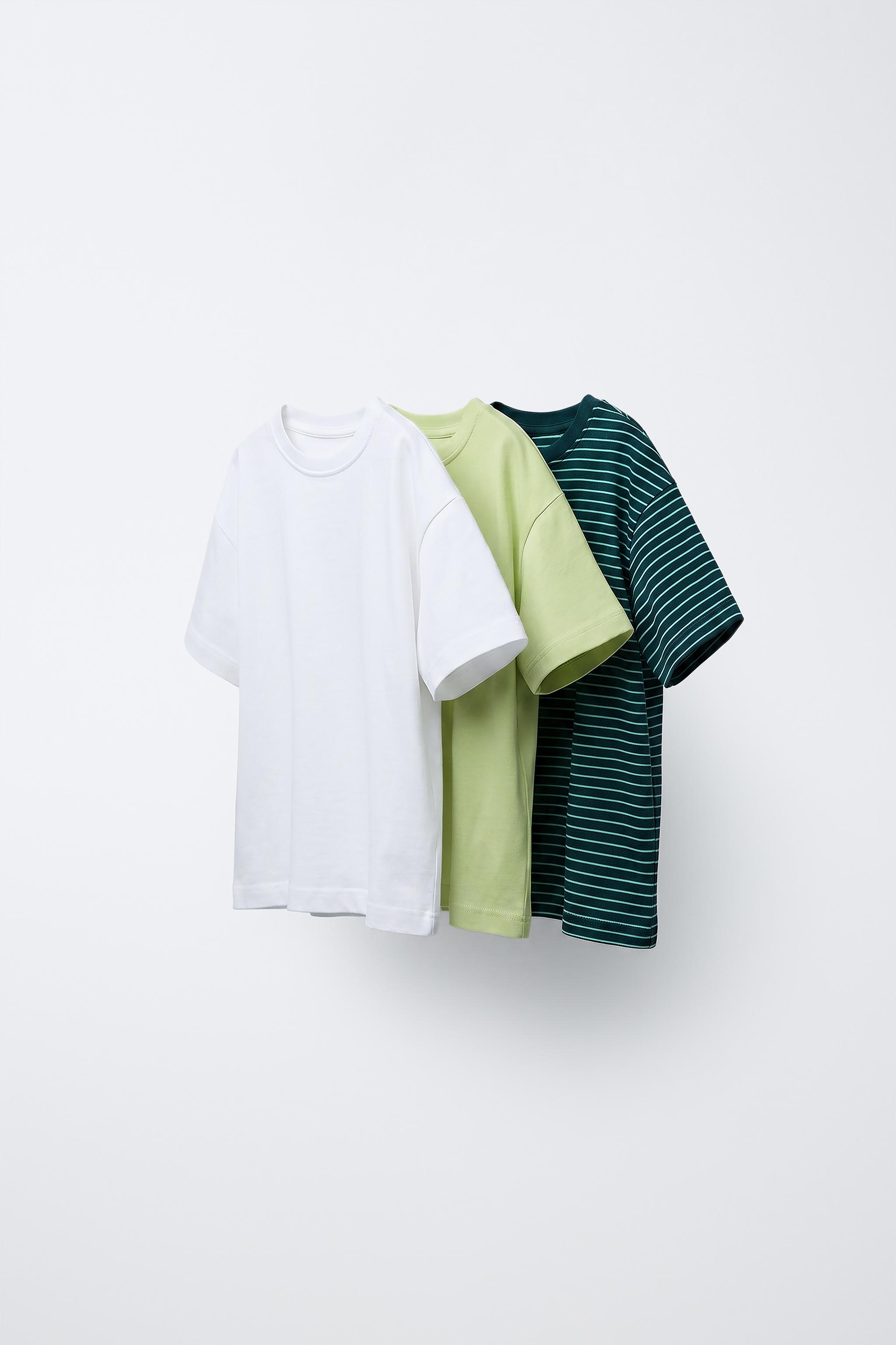 THREE-PACK OF STRIPED AND PLAIN T-SHIRTS