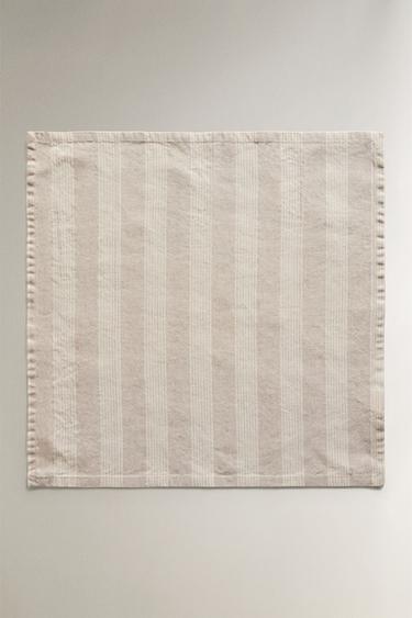 LOT DE 2 SERVIETTES DE TABLE EN LIN DÉLAVÉ À RAYURES - Beige de Zara - Image 1