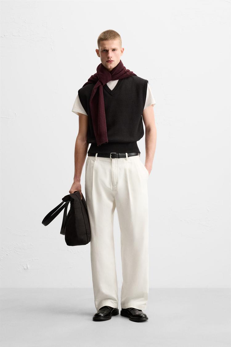 CROPPED FIT KNIT VEST