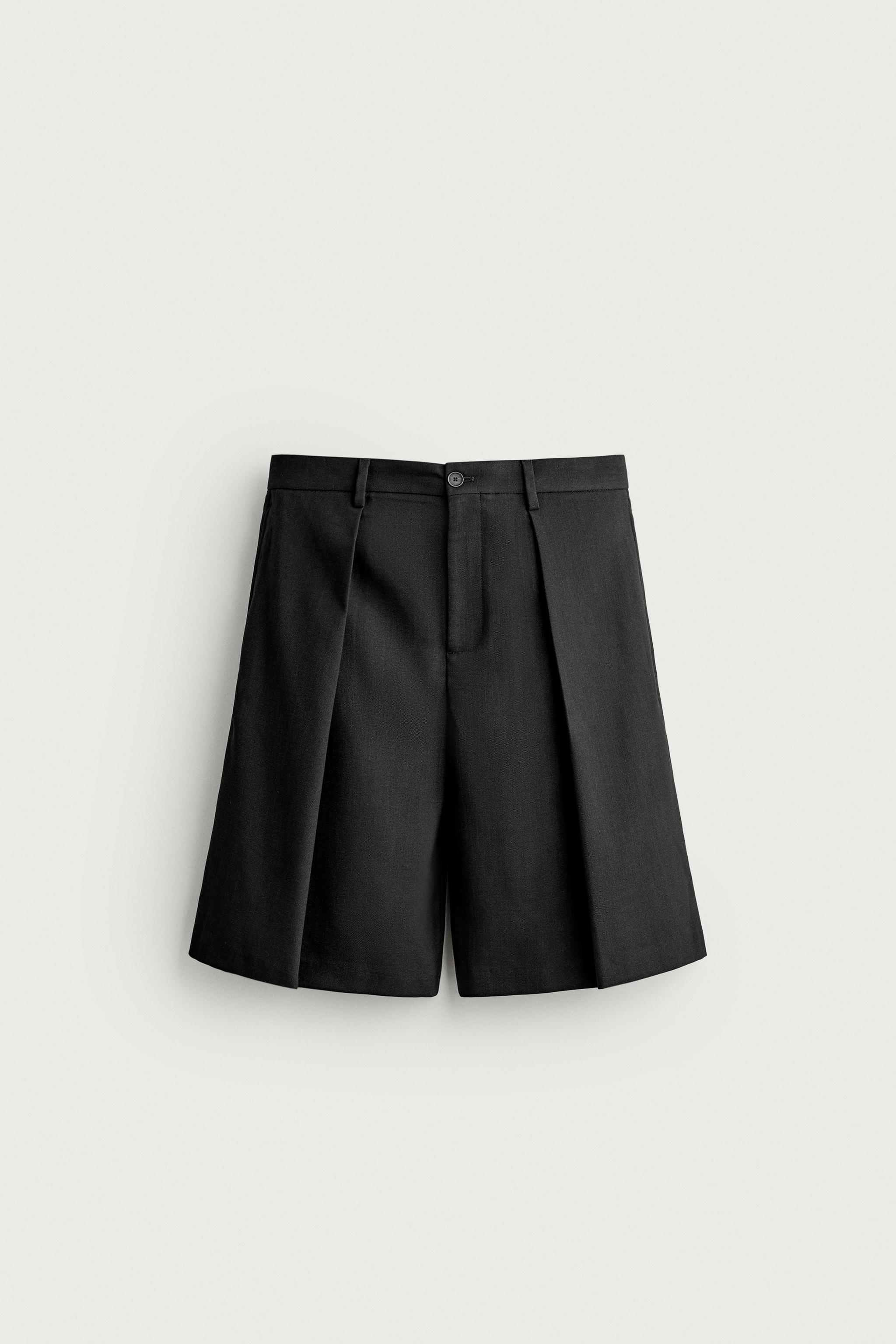 WIDE FIT PLEATED SHORTS — Black