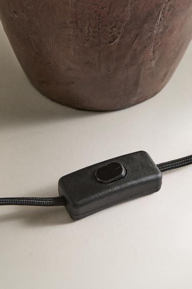 LAMPE DE TABLE PETITE BASE CÉRAMIQUE - Marron de Zara - Image 3