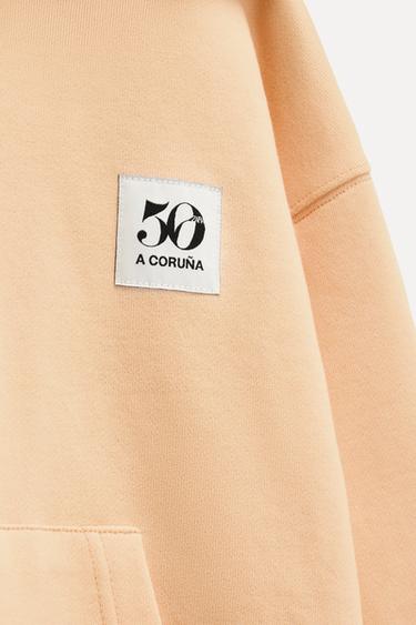 6-14 ANS/ SWEAT ZIPPÉ ÉTIQUETTE 50TH ANNIVERSARY - Mandarine de Zara - Image 2