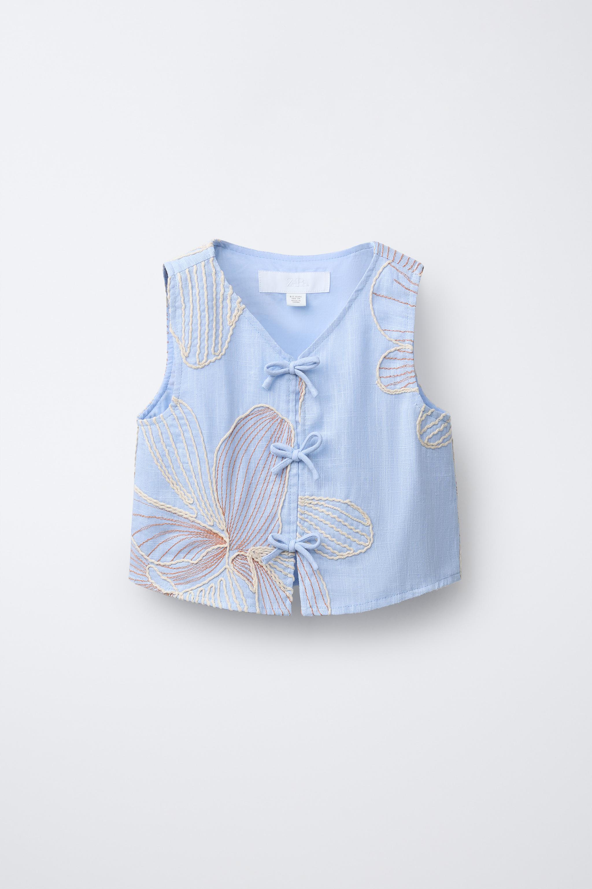 TOP BRODÉ À LACETS