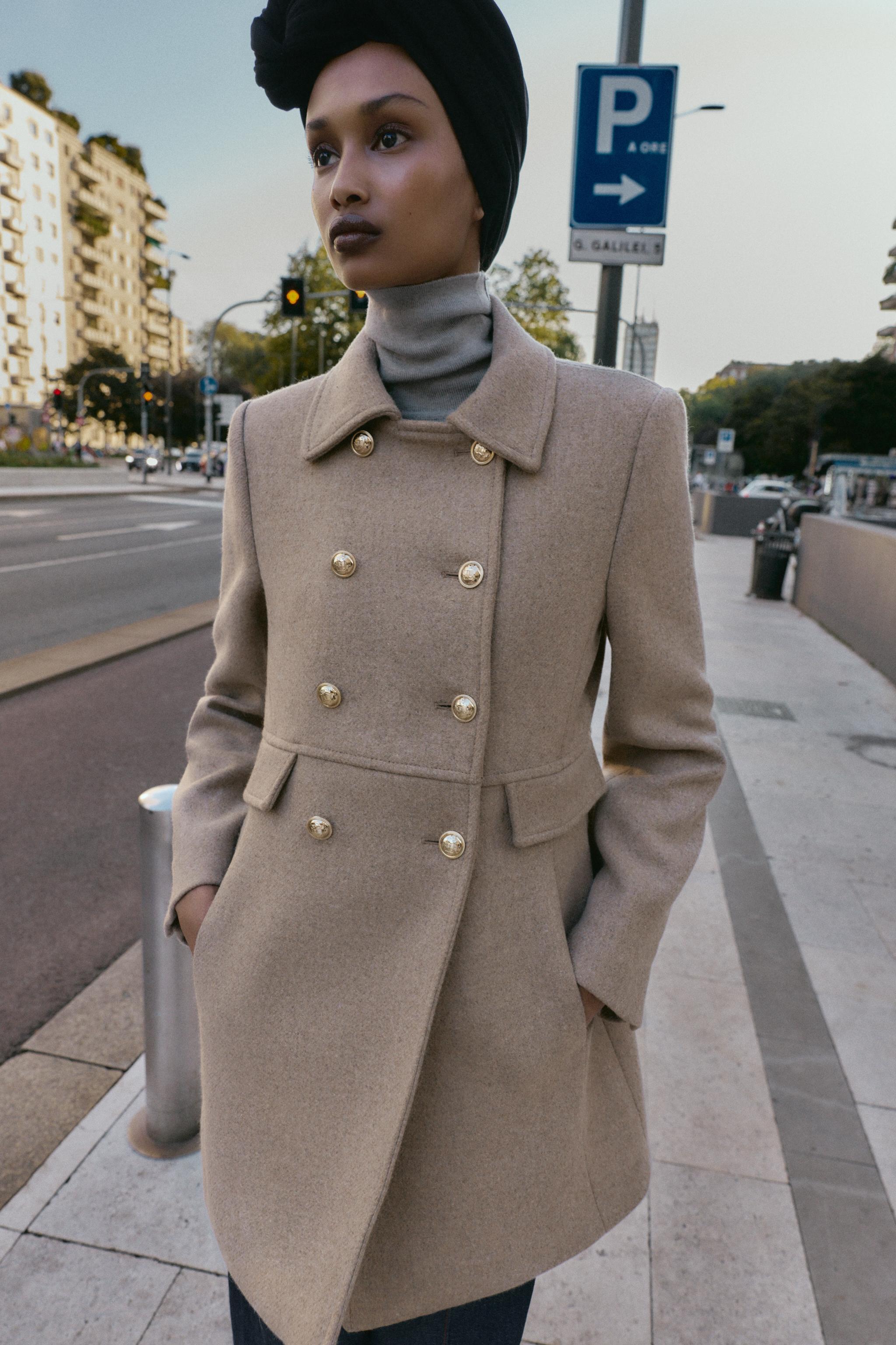 新品未使用 ZARA ショート丈ダブルブレストコート ZARAセール】サッと羽織るだけでオシャレ！8590円→3990円の