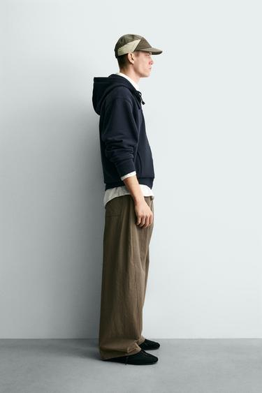 PANTALON COUPE CURVED - Kaki de Zara - Image 3