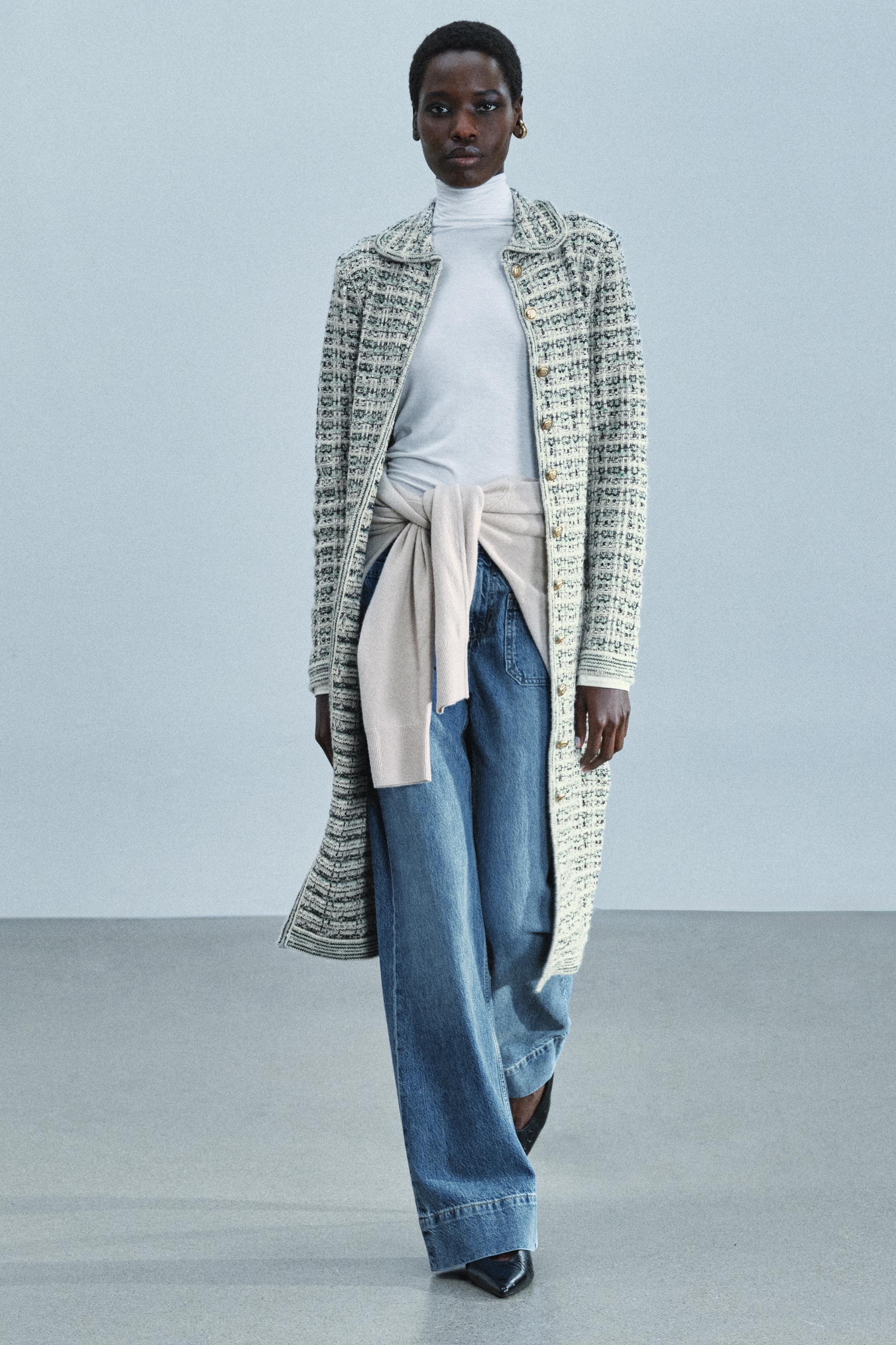 MANTEAU LONG STRUCTURÉ EN FIL MÉTALLISÉ