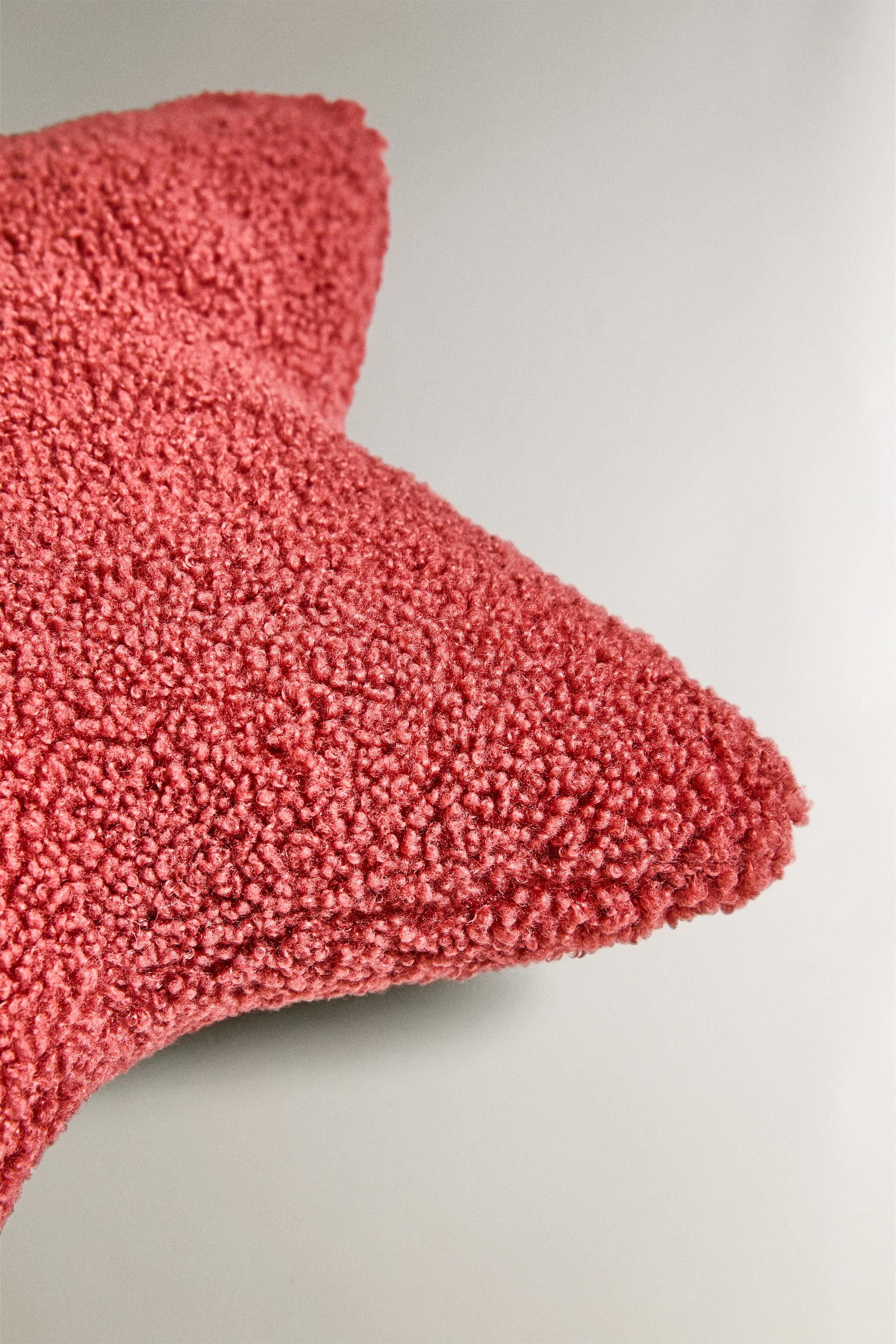 KIDS' SMALL FAUX SHEARLING STAR CUSHION - Red | ZARA United States