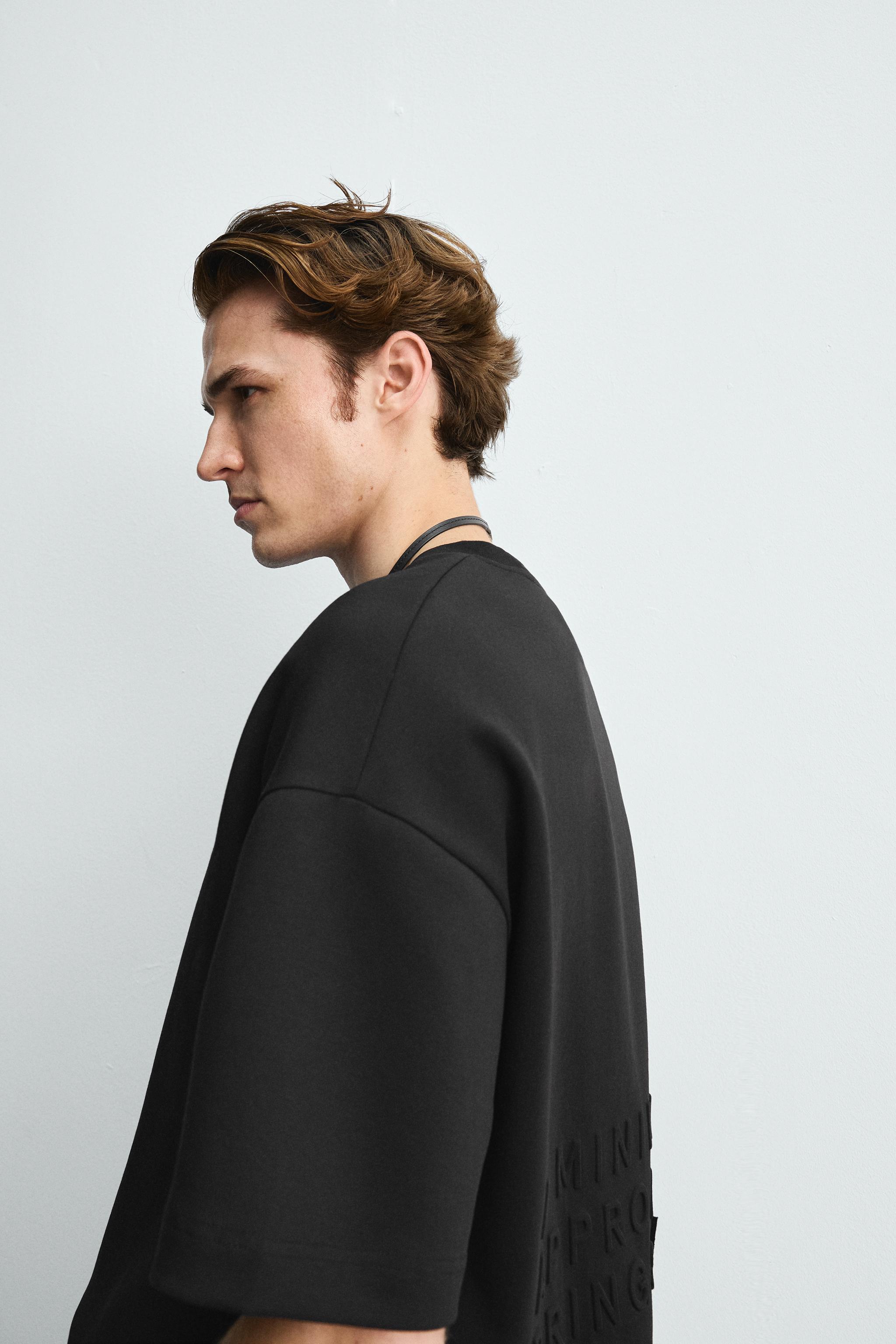 エンボス加工テキストTシャツ - ブラック | ZARA Japan / 日本