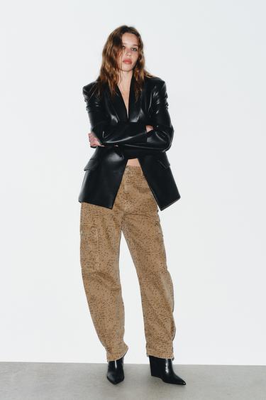 BLAZER EFECTO PIEL ENTALLADA - Negro de Zara