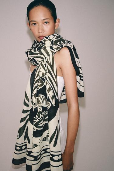 SYAL KATUN BERMOTIF - Hitam dari Zara