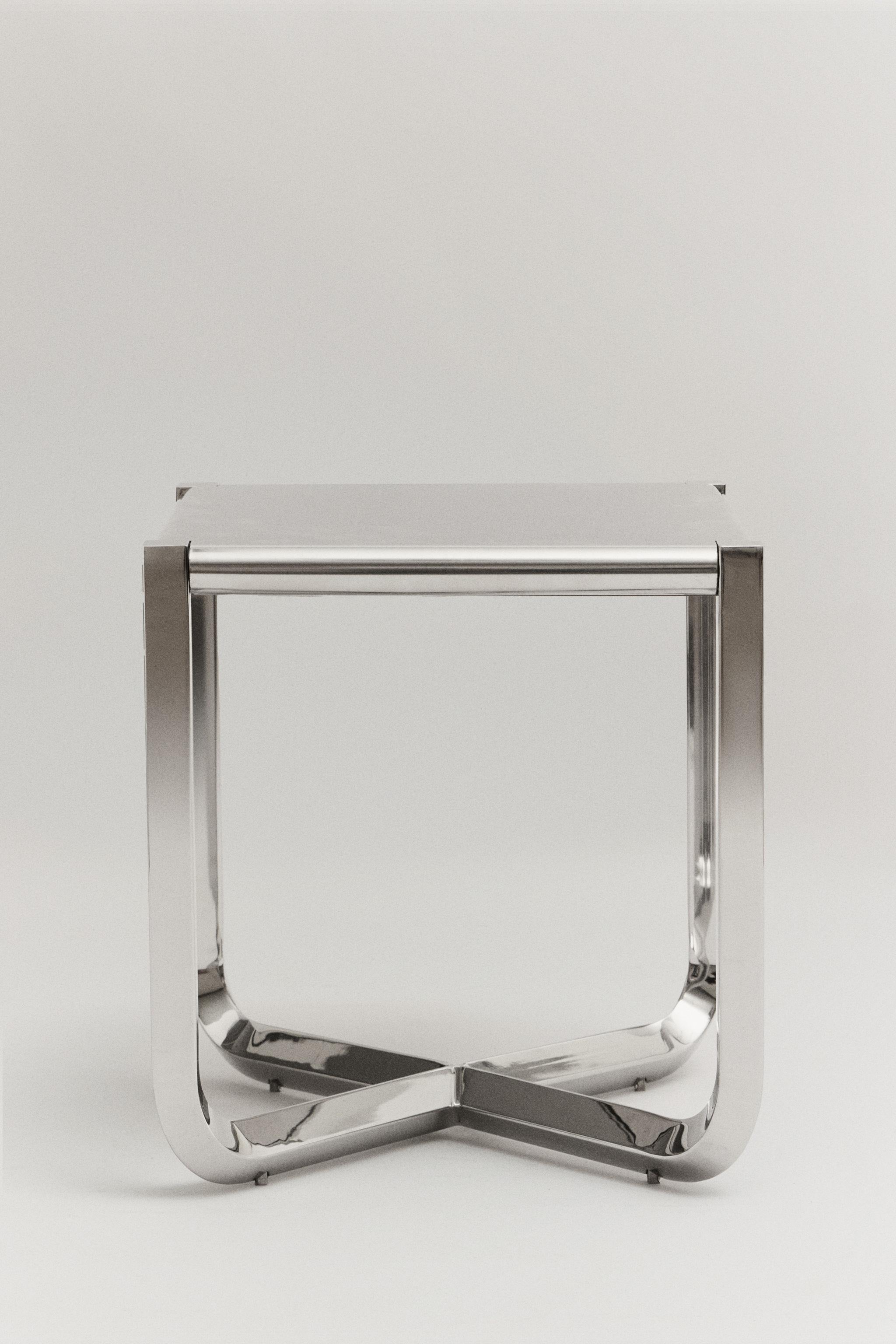 THE VANESIO STOOL