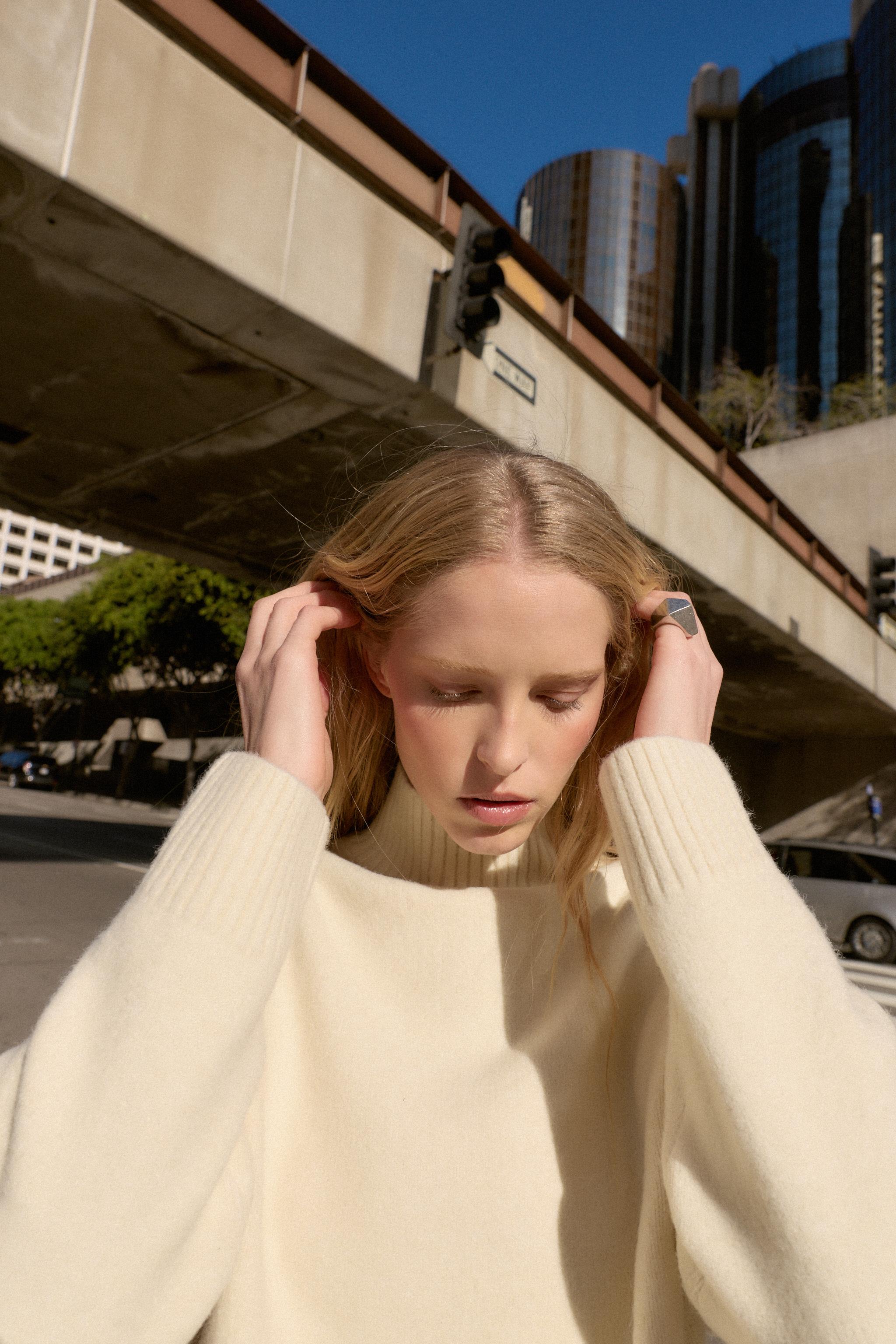 PLAIN KNIT HIGH NECK JUMPER