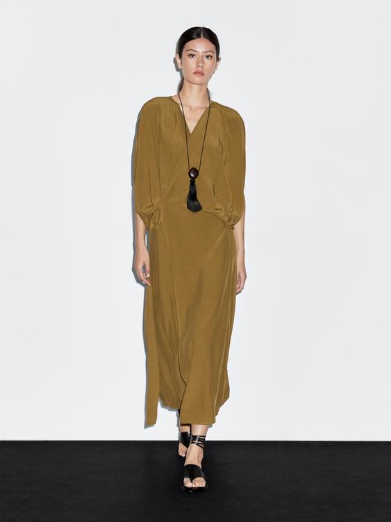 Wrap dress with buckle