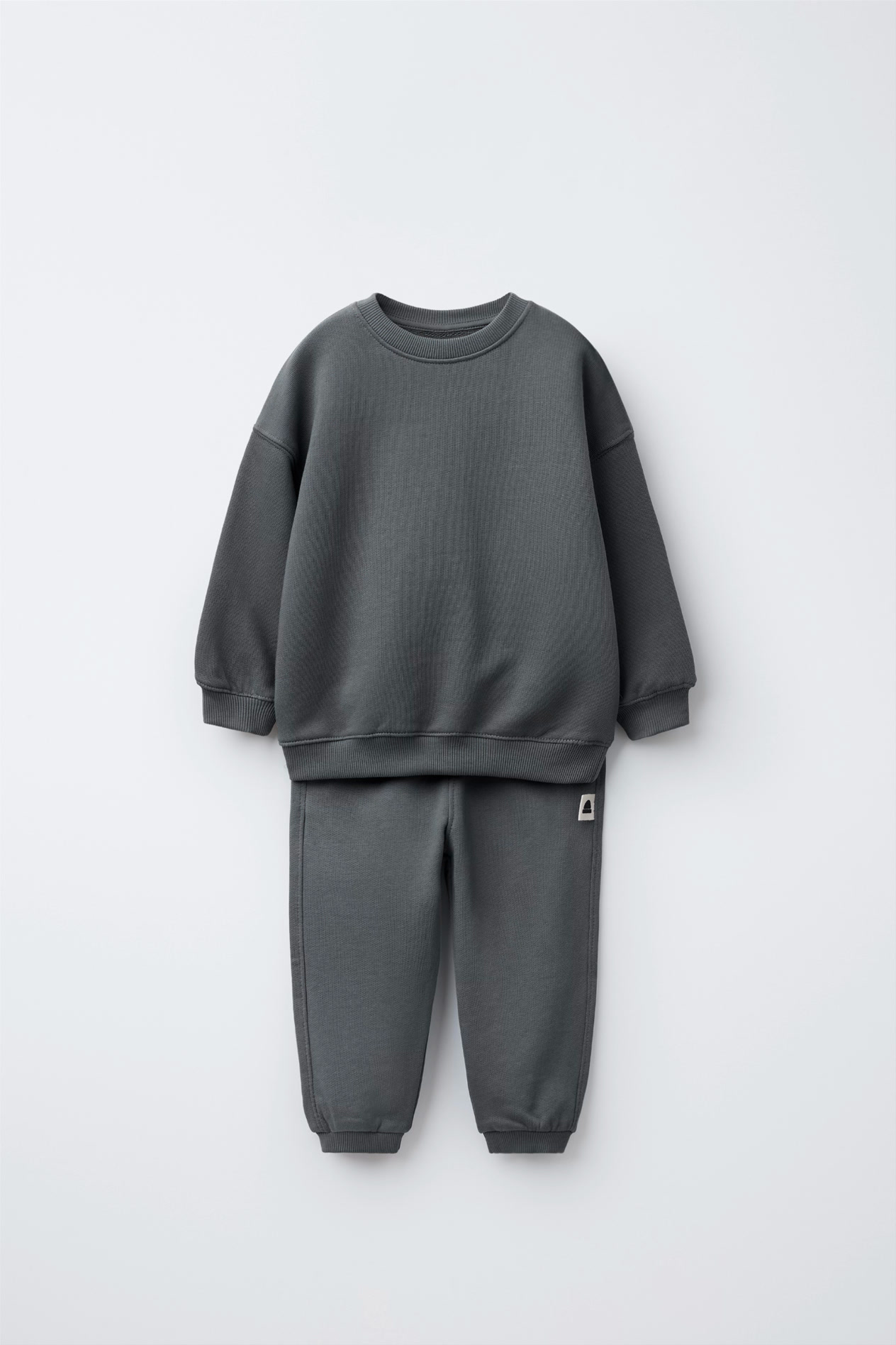 新品　ZARA KIDS  アウター　スウェット　まとめ売り4点　152cm ZARA キッズ 新品 ラインストーンスウェットトレーナー 120 パリ