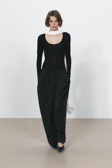 بنطال بكسرات من تشكيلة ZW - أسود الخاص بـ Zara