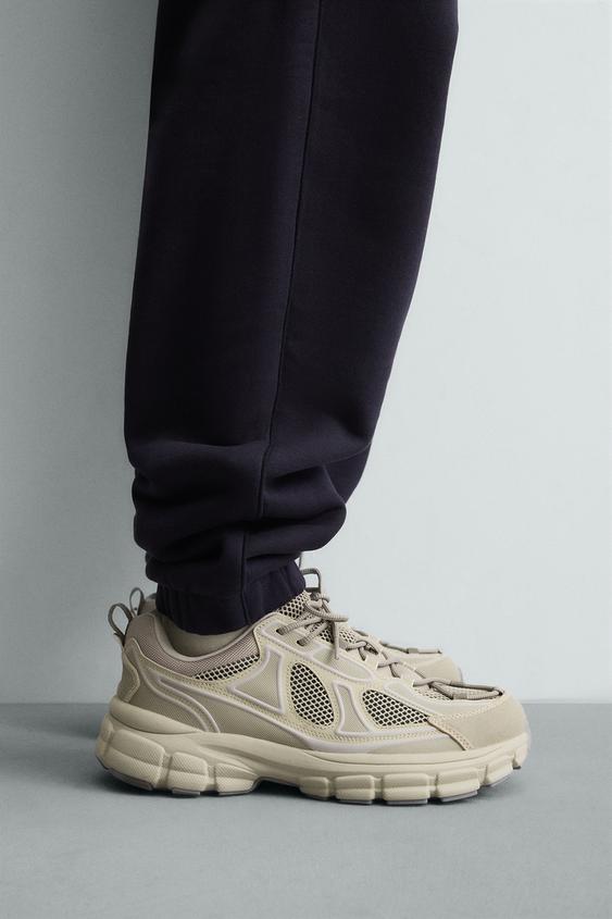 CHUNKY SOLE SNEAKERS