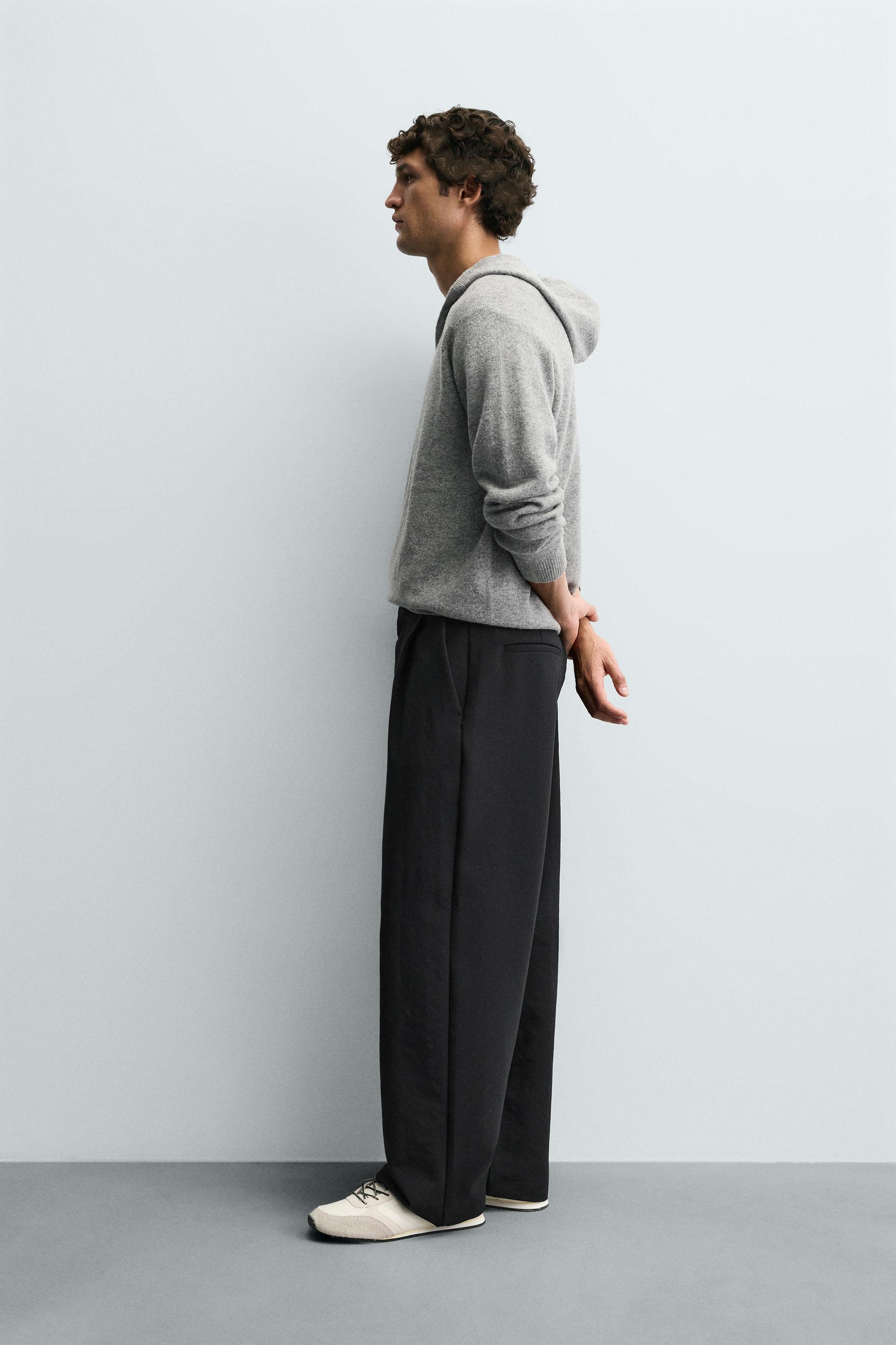 100% WOOL HOODED SWEATER